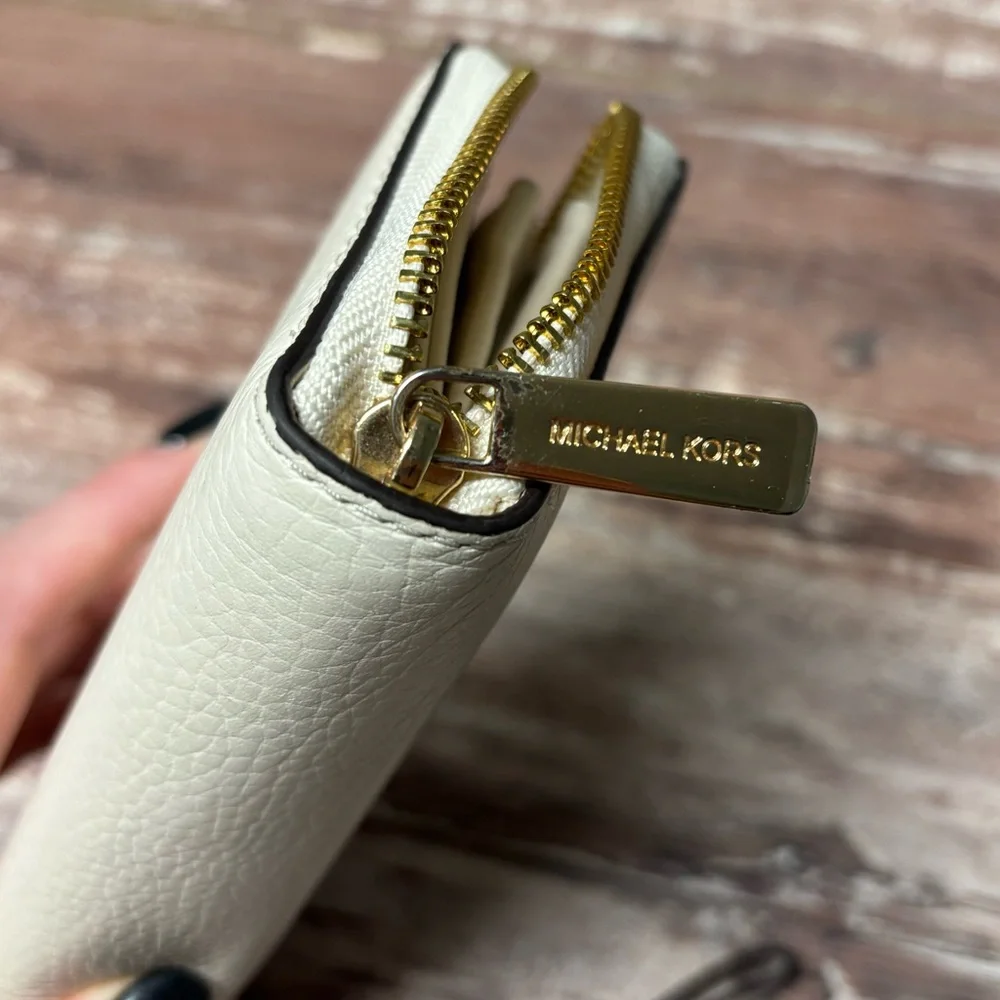 Michael Kors | VGUC Jet Set Travel Leather Continental Wristlet Wallet